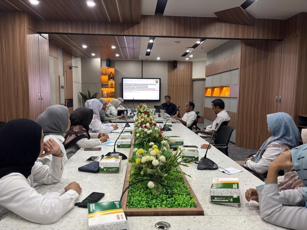 Penerapan Peraturan Rektor tentang Mekanisme Penerimaan, Penggunaan, Pertanggungjawaban Dana Laboratorium pada Fakultas Farmasi